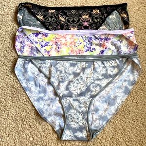Soma Vanishing Edge Bikini Panties, size L